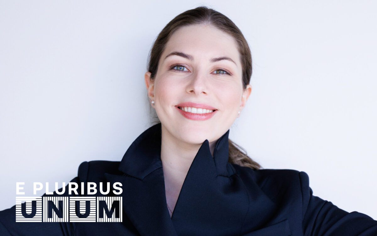 Anna Handler headshot