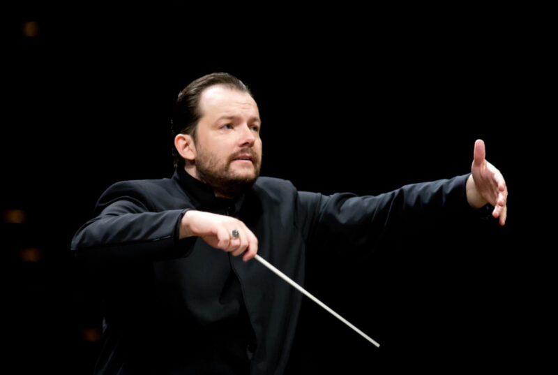 Image Andris Nelsons Conducts Britten and Shostakovich at the BSO