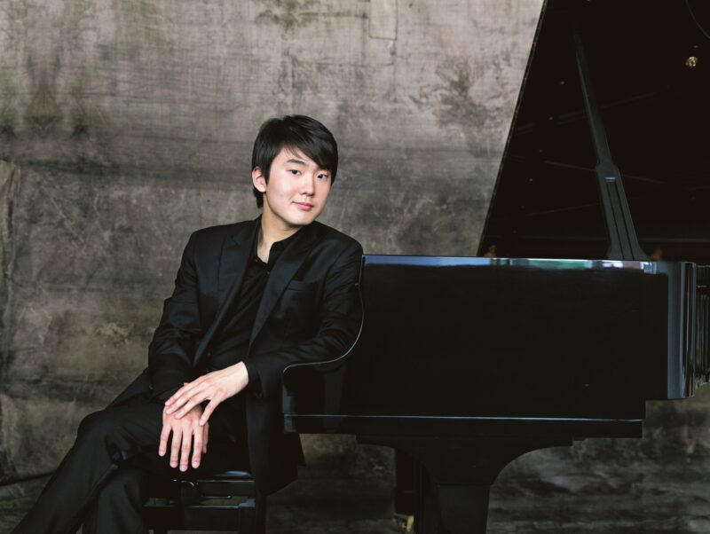 Image Andris Nelsons conducts Ravel, Shaw, and Stravinsky with Seong-Jin Cho, piano