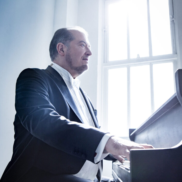 Garrick Ohlsson playing a piano