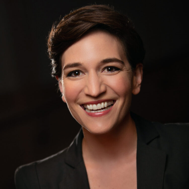 Headshot of Kate Lindsey