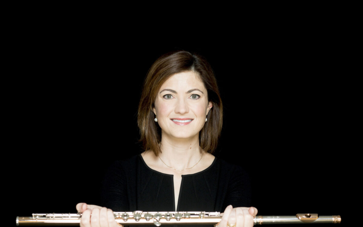 Elizabeth Rowe headshot with flute