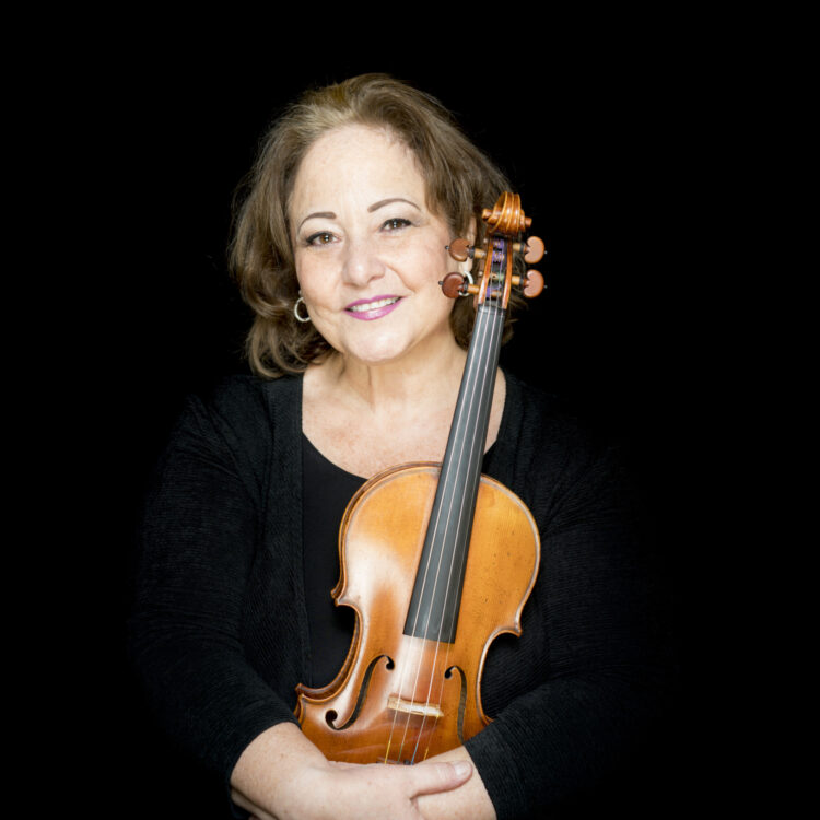 Jennie Shames headshot with violin