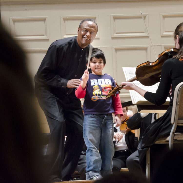 Thomas Wilkins Conducting a Youth Concert