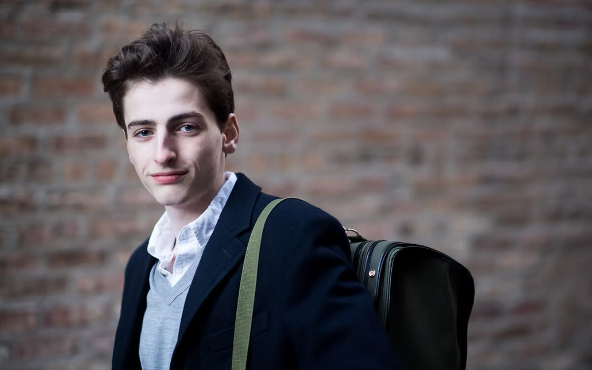 Joshua Brown headshot