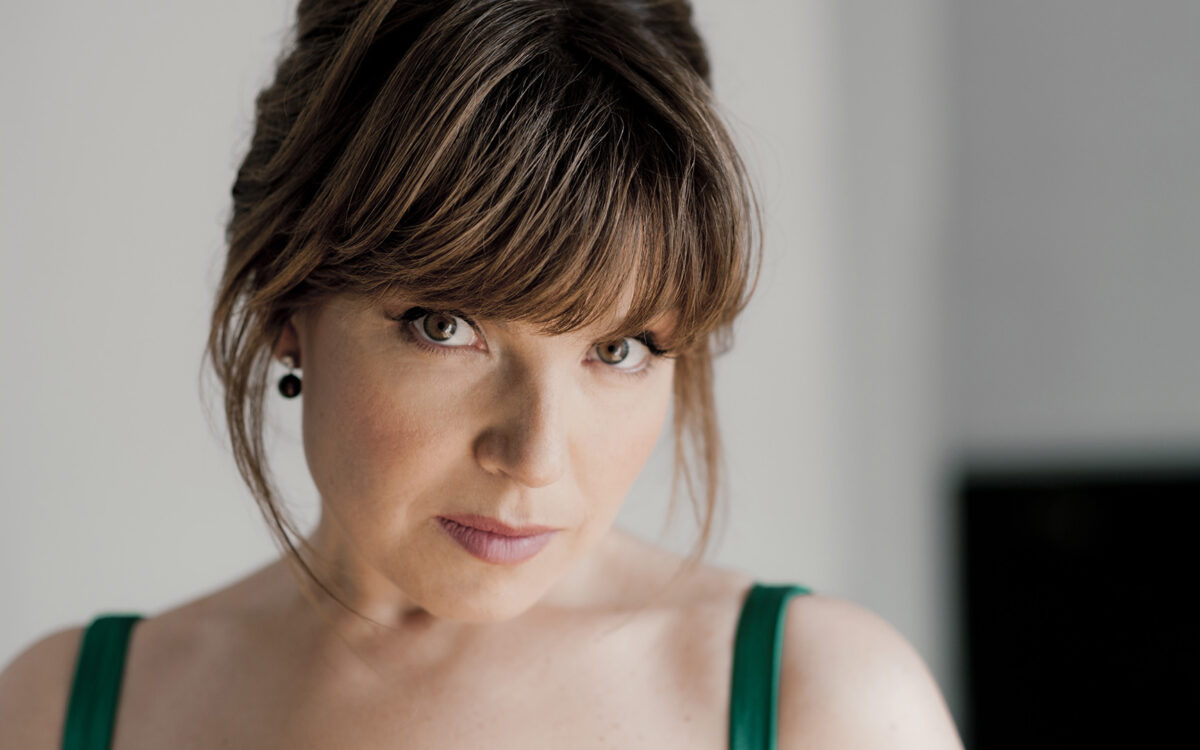 Claire Booth headshot