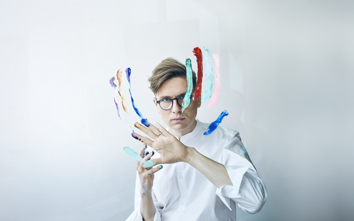 Víkingur Ólafsson headshot