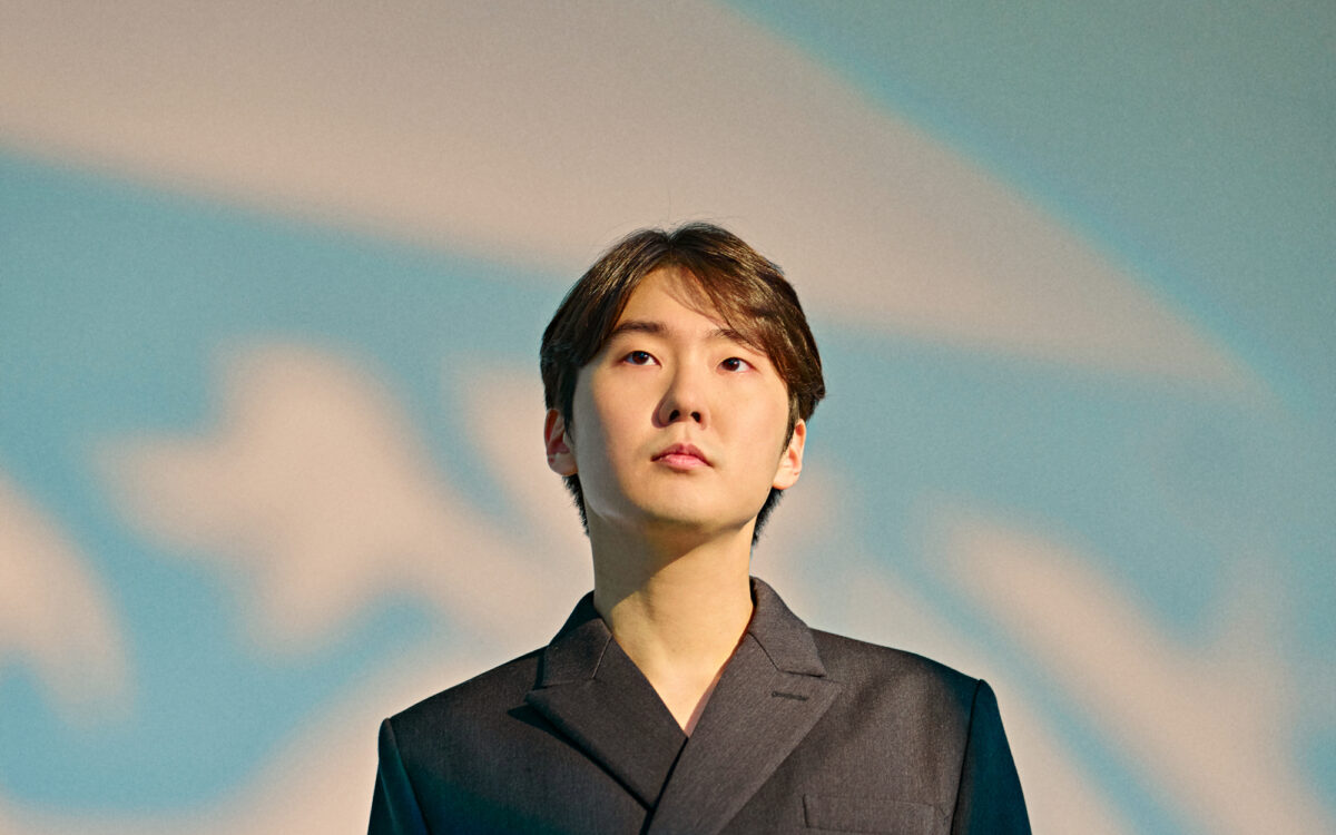 Seong-Jin Cho headshot