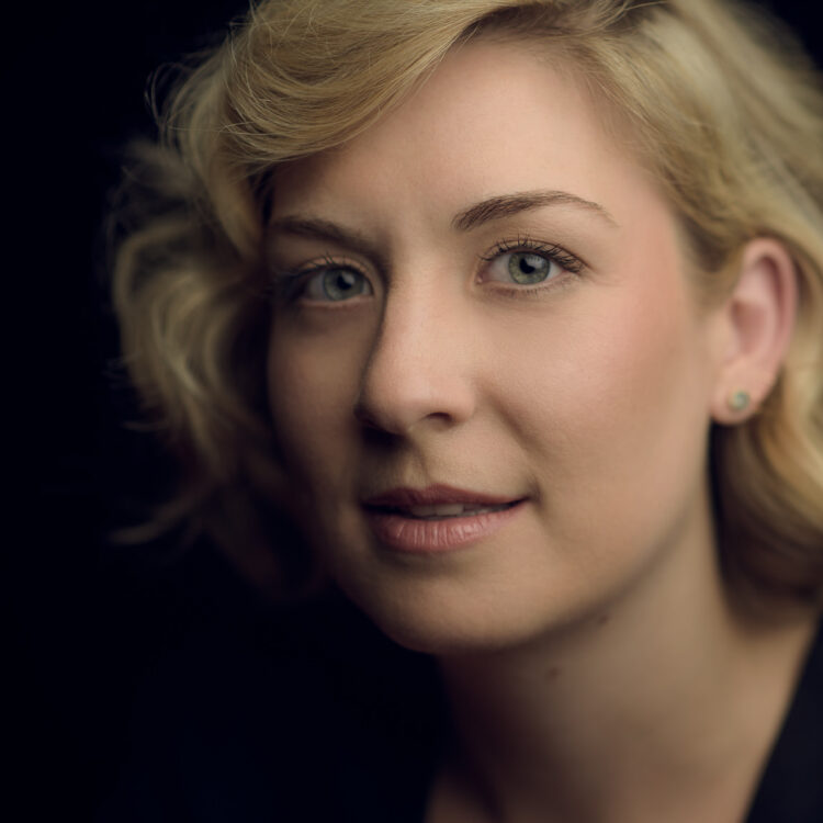 Diana Newman headshot